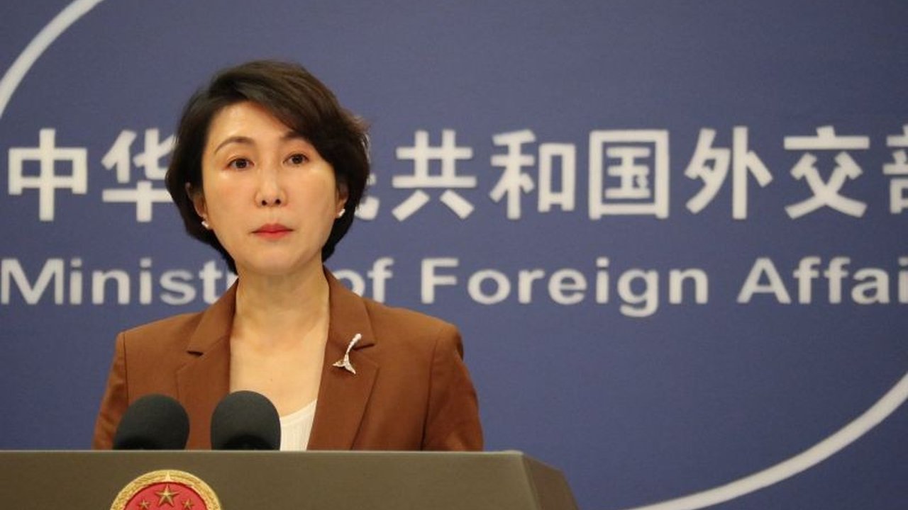 Pemerintah China mendesak perusahaan fesyen Shein untuk patuhi aturan hukum Prancis setelah kontroversi boneka seks yang menyerupai anak-anak muncul di platformnya, memicu penangguhan akses.