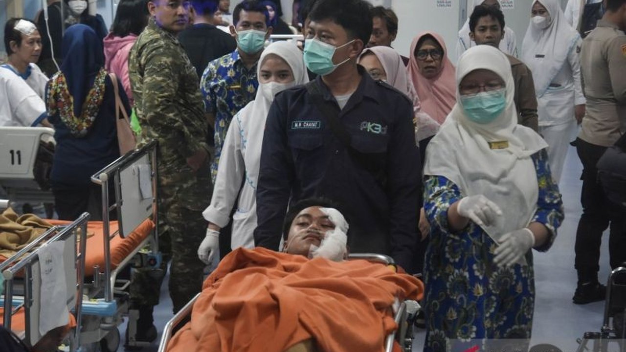 Proses olah TKP ledakan di SMAN 72 Jakarta telah resmi selesai pada Jumat malam. Polda Metro Jaya akan segera mengumumkan hasil investigasi, sementara 54 siswa menjadi korban.