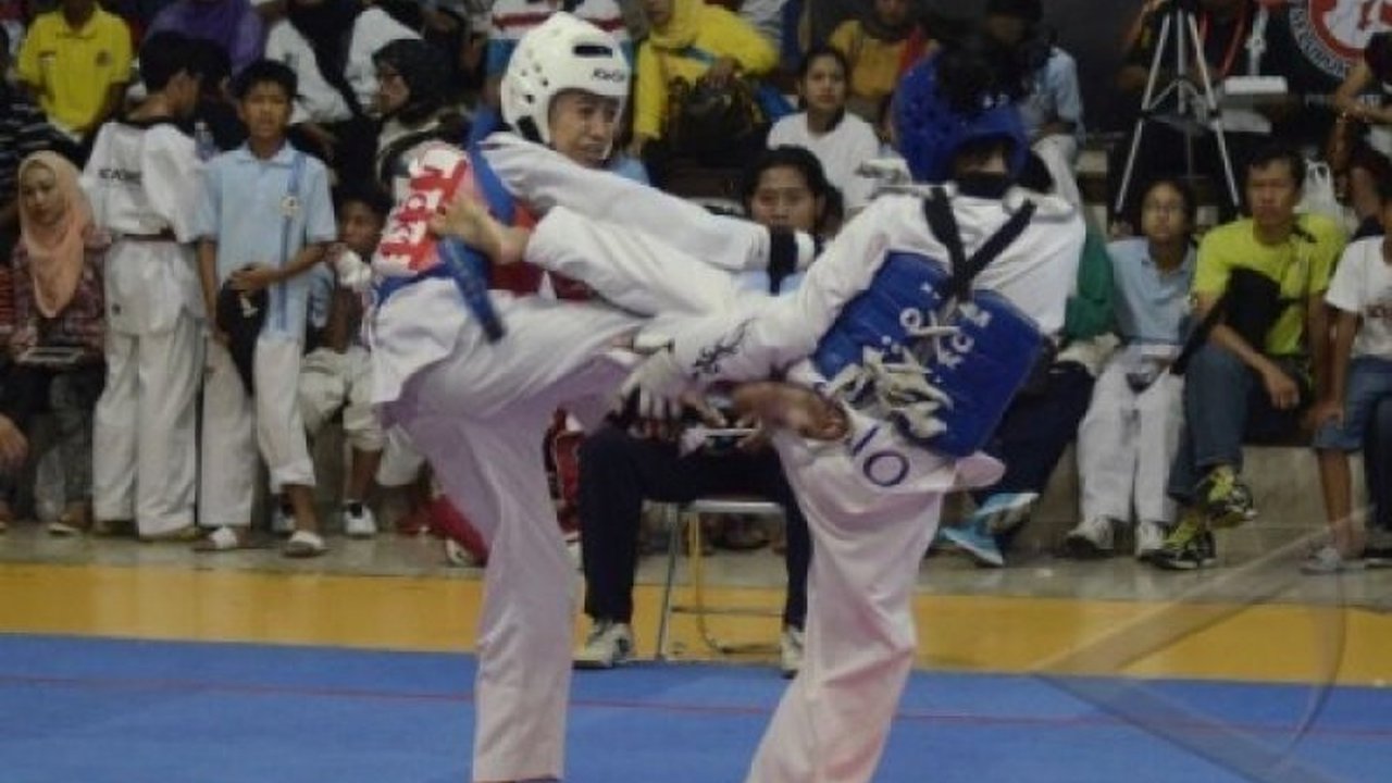 Jawa Tengah menunjukkan dominasinya di cabang taekwondo Popnas dan Peparpenas 2025 dengan meraih 15 medali, termasuk lima emas, menegaskan kekuatan atlet pelajar mereka.
