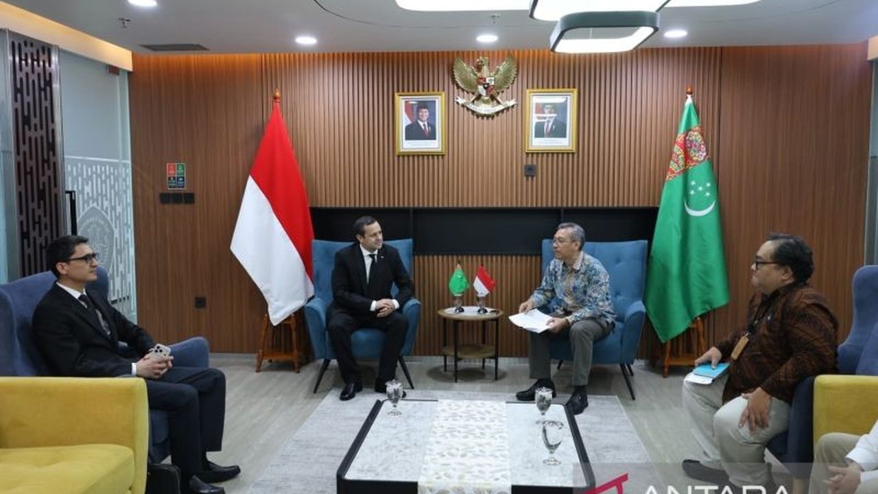 Kementerian Pendidikan Tinggi, Sains, dan Teknologi (Kemdiktisaintek) menjajaki kerja sama pendidikan tinggi dengan Turkmenistan, membuka peluang mobilitas mahasiswa, riset, dan beasiswa guna memperkuat Kerja Sama Pendidikan Indonesia Turkmenistan.