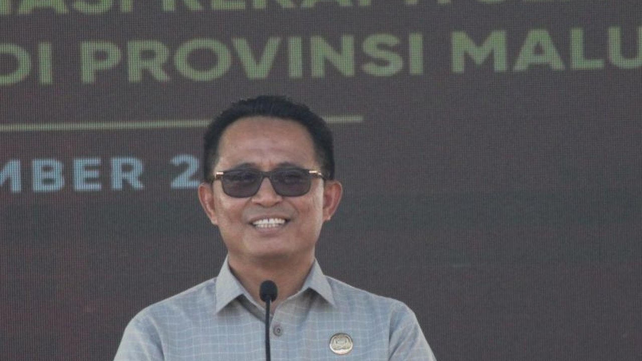 Pemerintah Provinsi Maluku Utara berkomitmen penuh mendukung program digitalisasi pendidikan nasional, salah satunya dengan menyediakan akses internet Starlink di sekolah terpencil. Bagaimana langkah ini mengurangi kesenjangan akses?