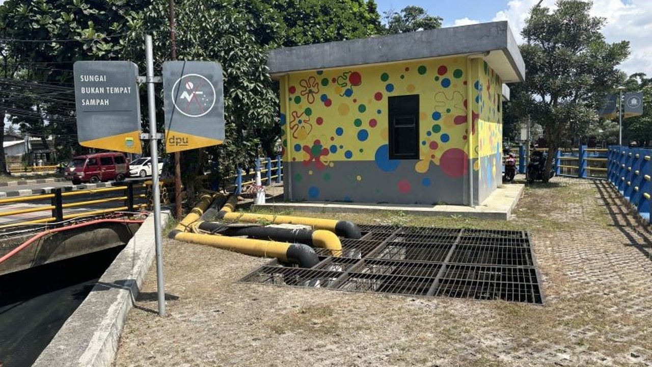 Pemkot Bandung menyiagakan 27 rumah pompa di titik rawan banjir sebagai upaya mitigasi bencana musim hujan, sekaligus mengajak warga berperan aktif menjaga lingkungan.