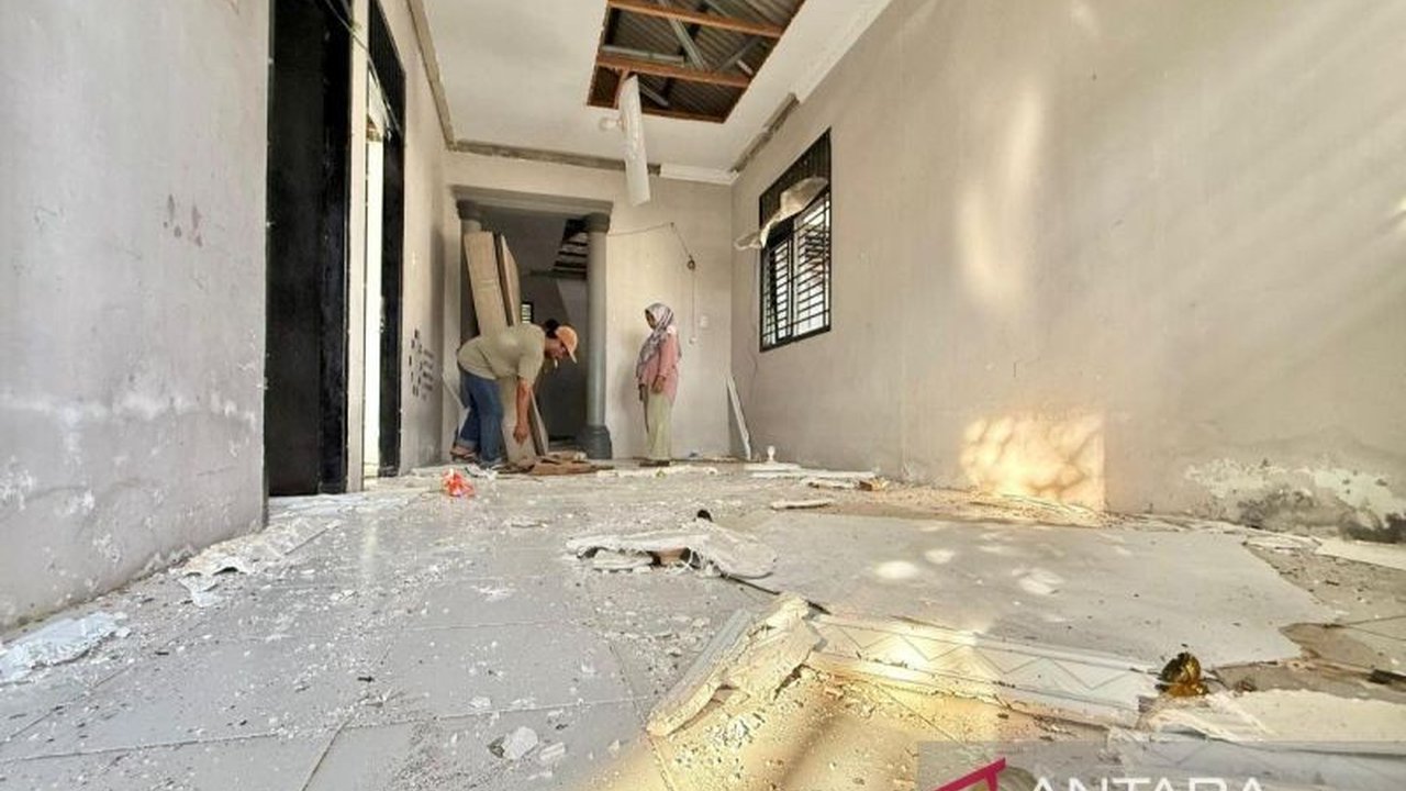 Polres Aceh Barat terus mendalami kasus ledakan tabung oksigen yang menewaskan dua pekerja di Meulaboh, dengan memeriksa tujuh saksi untuk mengungkap penyebab pasti insiden tragis ini.