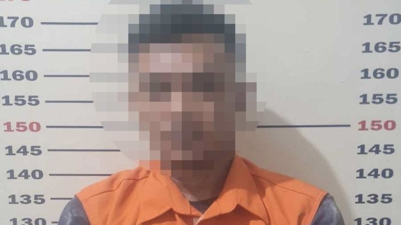 Kepolisian berhasil menangkap seorang nelayan, MAAH (35), yang diduga kuat sebagai pelaku pencurian kabel tower milik Telkomsel di Lampung Selatan, merugikan perusahaan Rp9 juta.
