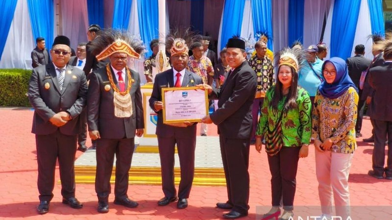 Pemkab Manokwari menunjukkan komitmennya dengan mengalokasikan Rp12,3 miliar untuk melindungi 27.000 warganya dalam Program JKN Manokwari hingga tahun 2026. Simak detail perlindungan kesehatan ini!