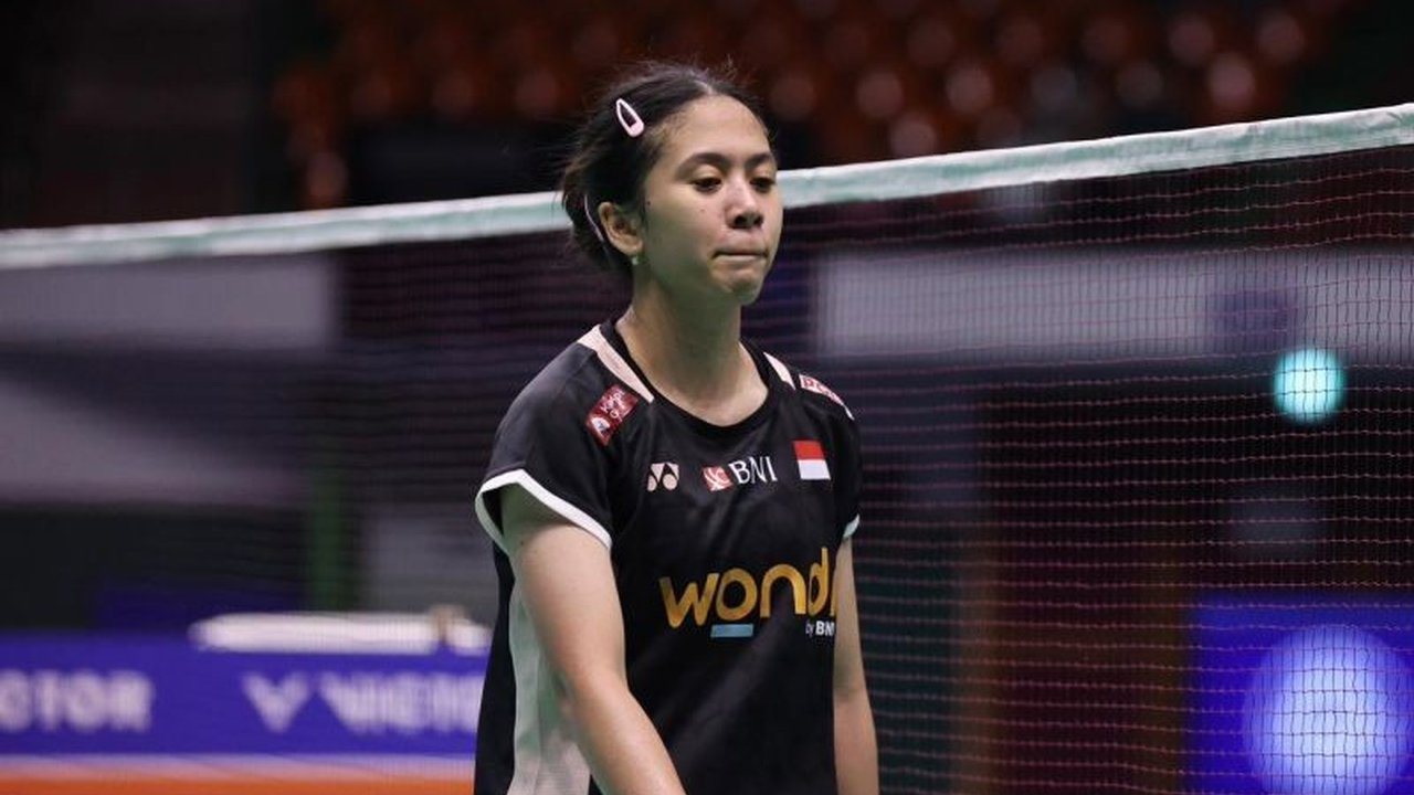 Perjuangan pebulu tangkis tunggal putri Indonesia, Dhinda Pratiwi, di Korea Masters 2025 harus terhenti di babak semifinal usai kalah dari wakil Taiwan. Simak evaluasi dan rencana selanjutnya atlet muda ini.