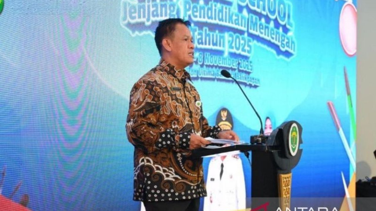 Disdikbud Kaltim resmi meluncurkan 77 Sekolah Bilingual di sembilan kabupaten/kota, sebuah langkah strategis untuk mencetak generasi emas berdaya saing global melalui metode CLIL dan EMI.