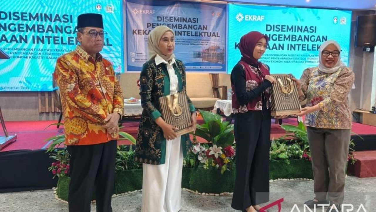 Anggota DPR RI mengajak pemerintah daerah untuk mengoptimalkan Penguatan Ekonomi Kreatif Kalbar melalui perlindungan Kekayaan Intelektual, membuka peluang baru bagi UMKM dan generasi muda.