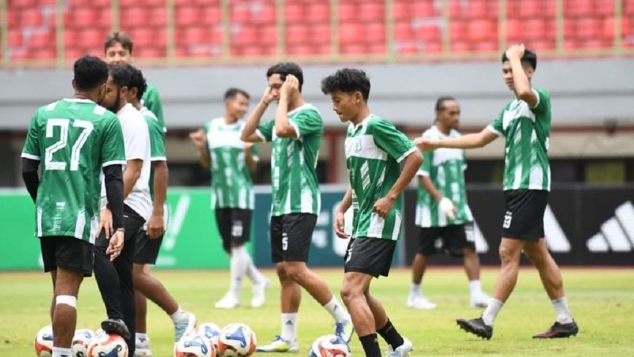 Suporter PSMS Medan menyoroti perlunya penajaman mental bertanding tim Ayam Kinantan. Evaluasi menyeluruh diharapkan meningkatkan performa di Championship 2025/2026.