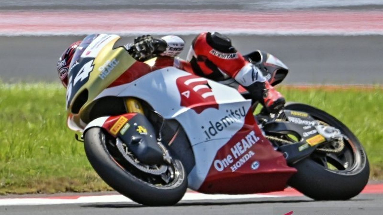Diogo Moreira berhasil meraih pole position di Kualifikasi Moto2 Portugal, sementara pembalap Indonesia Mario Aji akan memulai balapan dari posisi ke-22. Persaingan juara semakin memanas!