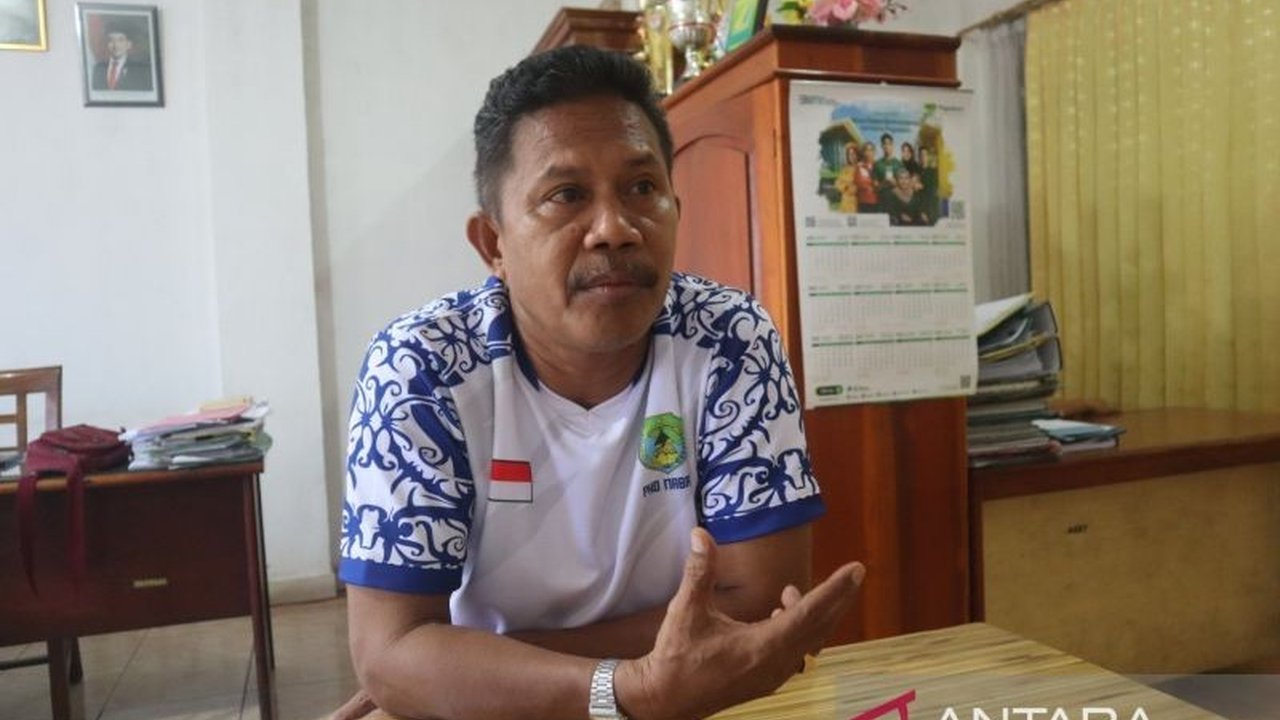 Dinas Pendidikan Manggarai Barat meluncurkan Kurikulum Muatan Lokal untuk SD-SMP, mendekatkan siswa pada budaya Manggarai sekaligus membentengi dari dampak negatif pariwisata. Bagaimana penerapannya?