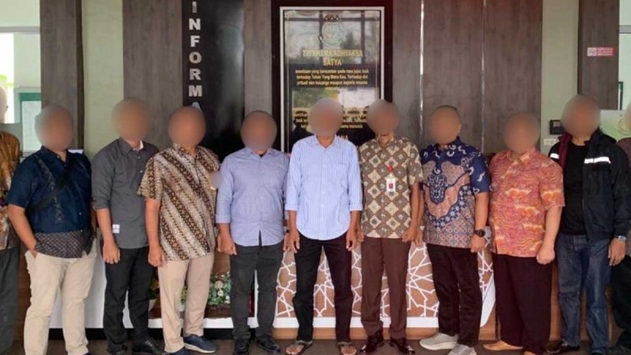 Tim Penyidikan DJP Aceh resmi melakukan penyerahan tersangka perpajakan berinisial HB ke Kejari Langsa, setelah diduga merugikan negara Rp454 juta dari PPN yang tidak disetorkan.
