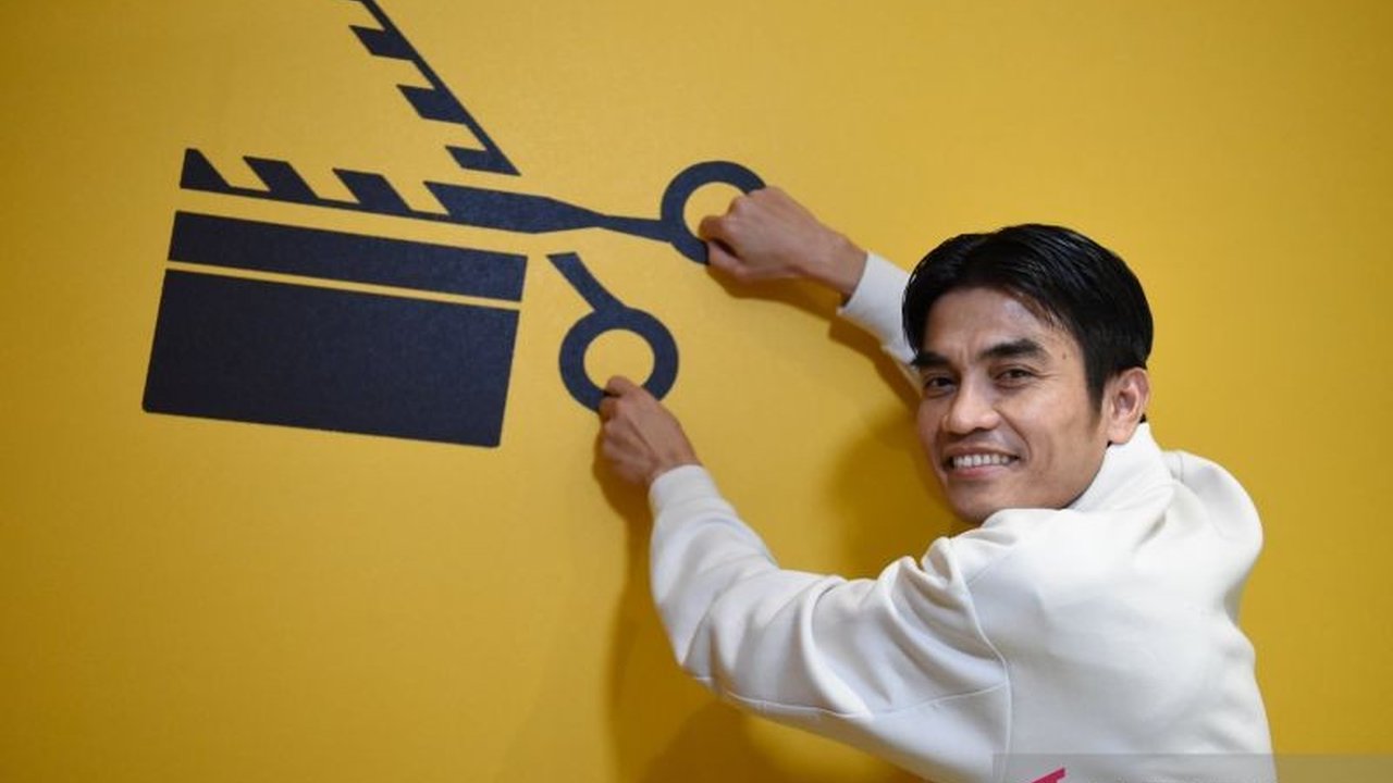 Lembaga Sensor Film (LSF) sukses menggelar Malam Anugerah LSF 2025 dengan tema 'Memajukan Budaya Menonton Sesuai Usia', mengapresiasi insan perfilman dan televisi terbaik.