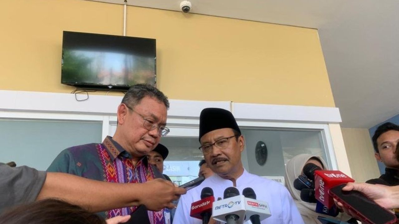 Dua korban ledakan di SMAN 72 Jakarta masih menjalani perawatan intensif di Rumah Sakit Islam Jakarta (RSIJ) Cempaka Putih, dengan kondisi vital yang stabil namun belum memungkinkan dipindahkan.