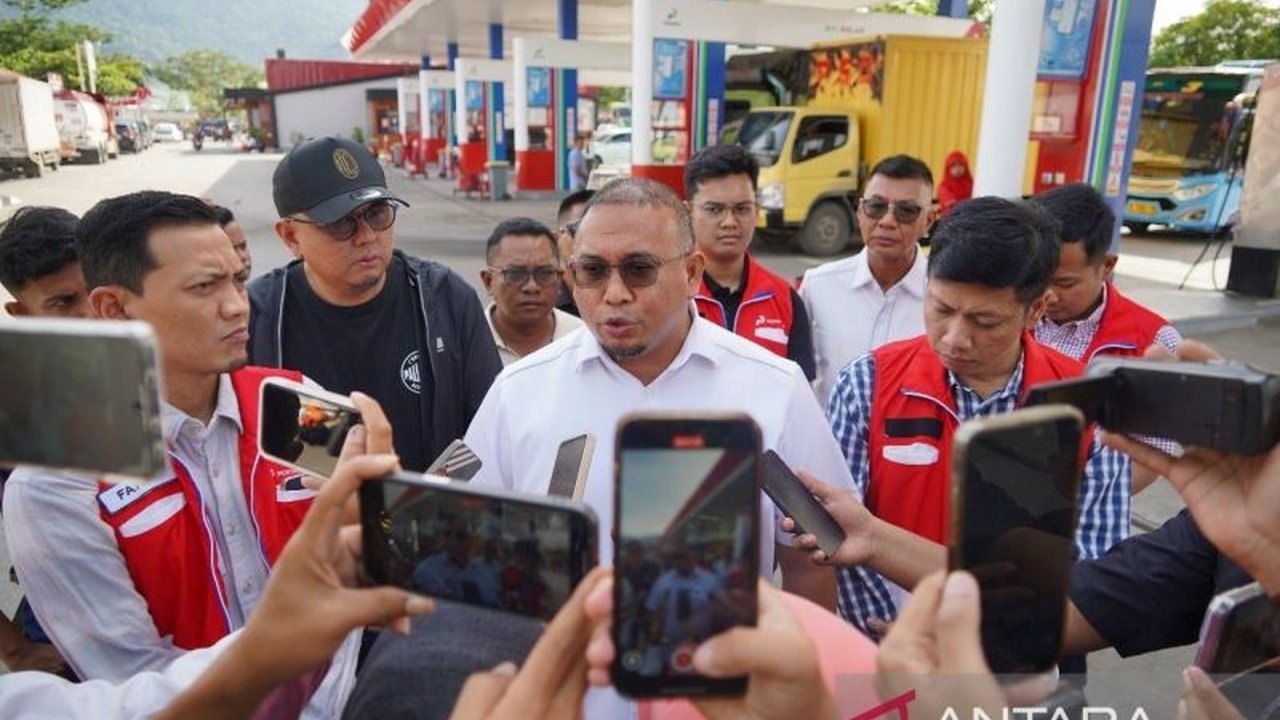 Anggota DPR RI bersama Pertamina akan segera berkoordinasi dengan Kapolda Sumbar untuk menindak tegas pelaku penyelewengan BBM subsidi, termasuk modus tangki modifikasi, guna memastikan distribusi energi tepat sasaran.