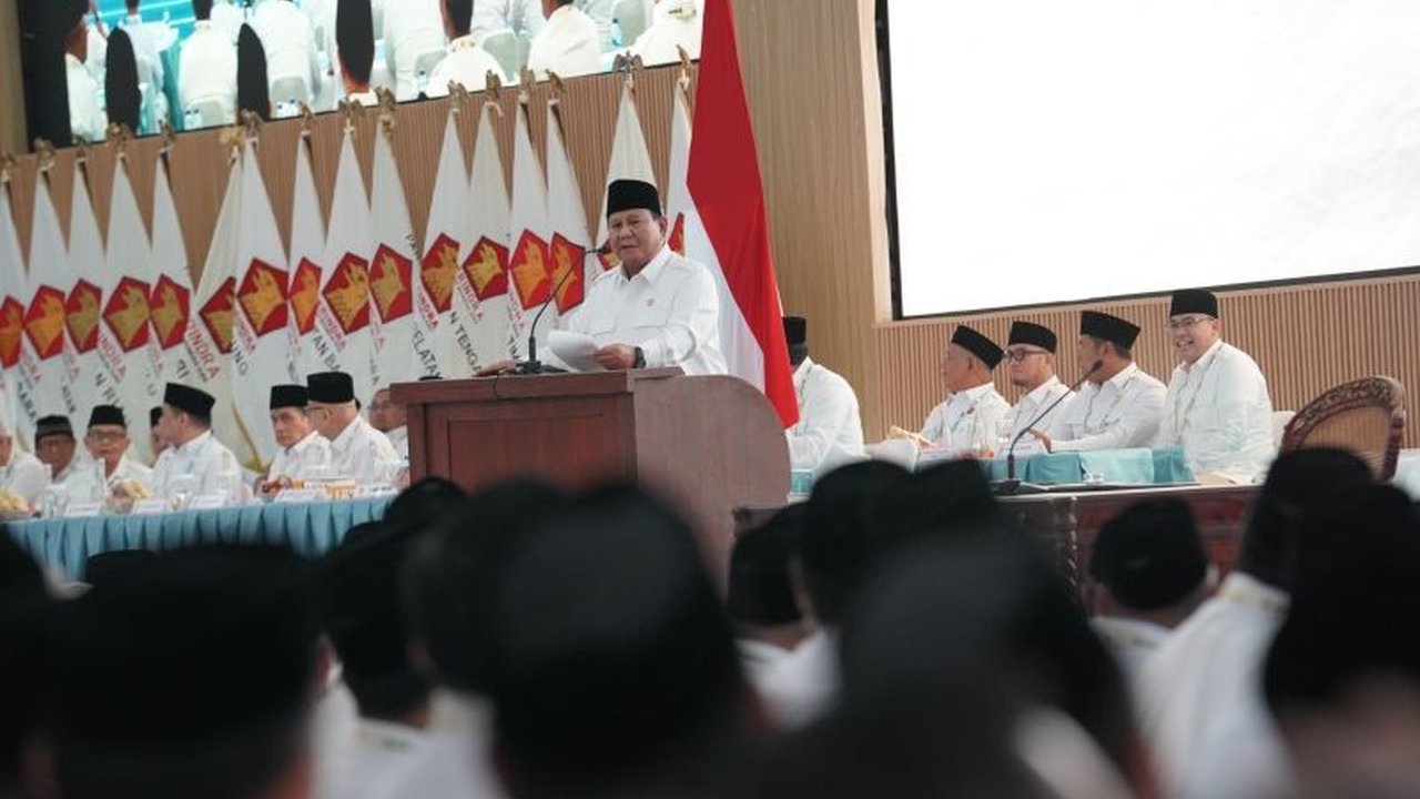 Presiden dan Ketua Umum Partai Gerindra, Prabowo Subianto, **ingatkan kader Gerindra** untuk selalu berbuat terbaik bagi bangsa dan negara. Pesan ini disampaikan agar mereka dikenang atas kontribusi positifnya.