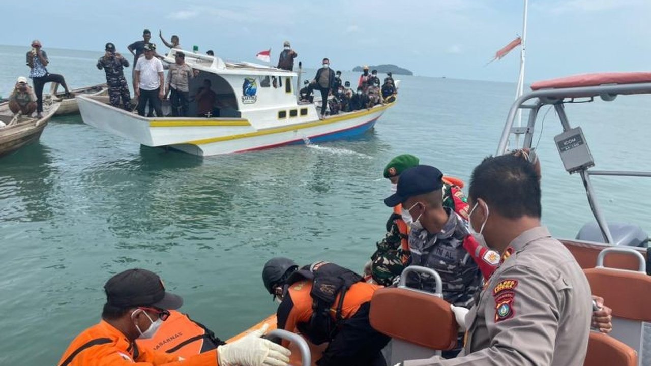 Polres Lingga tengah menyelidiki kasus penemuan mayat tanpa identitas di Pulau Lalang, Singkep. Jasad 'Mr X' ditemukan nelayan dan diduga telah meninggal dunia sekitar tujuh hari.