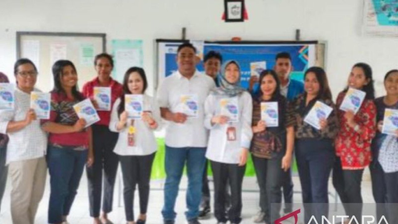 Universitas Pattimura (Unpatti) membekali guru SMA/SMK di MBD dengan keterampilan Pendidikan Berbasis AI melalui pelatihan inovatif, memastikan mereka siap menghadapi transformasi digital dan menciptakan pembelajaran yang menarik.