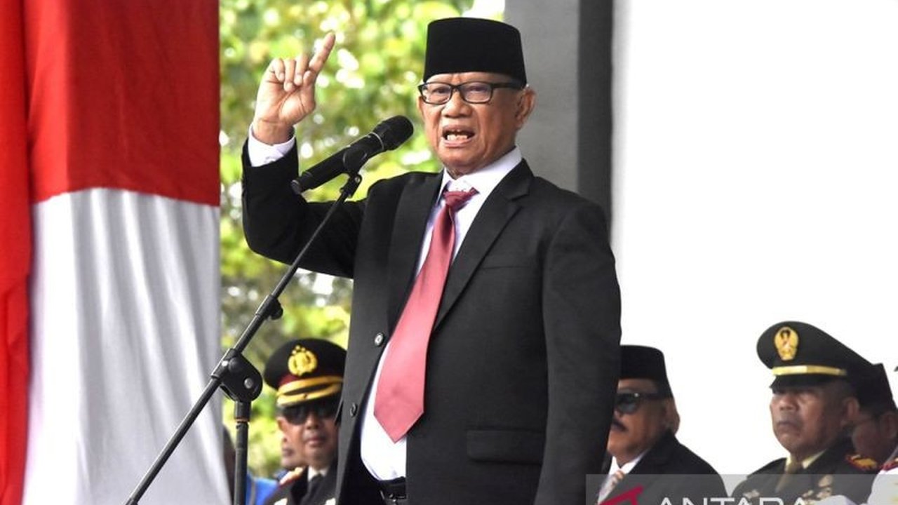 Bupati Bone Bolango Ismet Mile menyerukan Semangat Hari Pahlawan 2025 sebagai momentum persatuan dan pembangunan daerah, mengajak masyarakat meneladani nilai luhur pahlawan demi kesejahteraan.