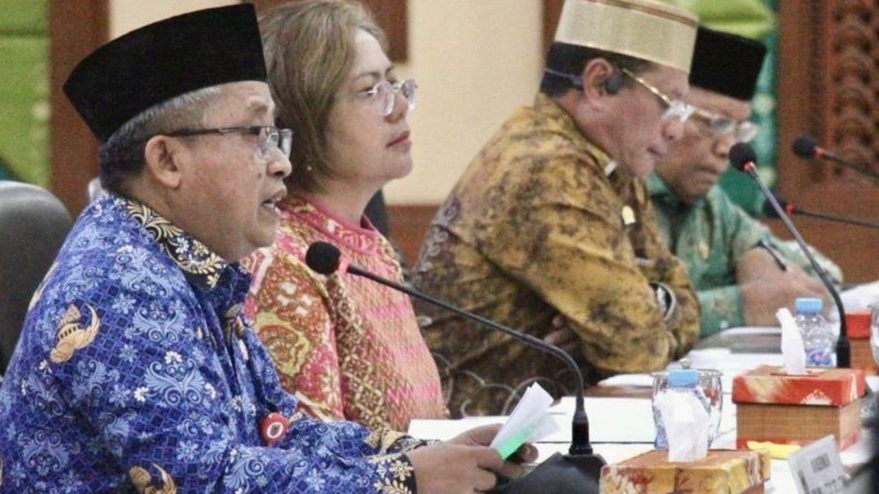 Provinsi Kalimantan Selatan (Kalsel) berhasil meraih peringkat pertama Indeks Ketahanan Pangan (IKP) nasional, menunjukkan komitmen kuat dalam menjaga ketahanan pangan daerah.