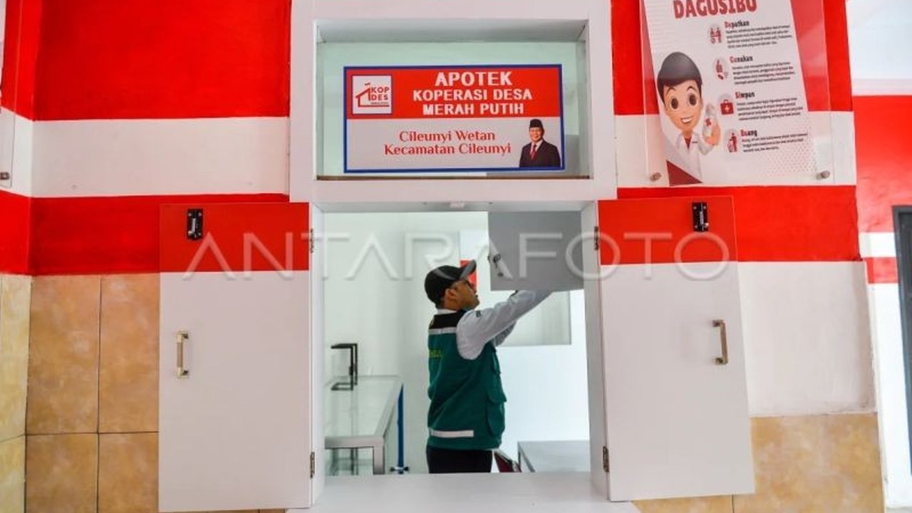 Kementerian Koperasi terus fokus pada Peningkatan SDM Kopdes Merah Putih melalui pelatihan dan magang, menargetkan puluhan ribu pengurus dan pendamping di seluruh Indonesia.