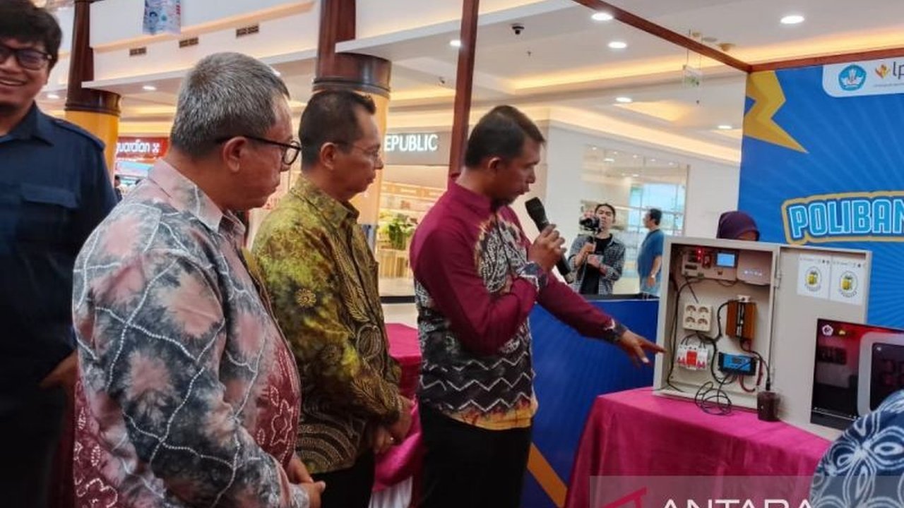 Politeknik Negeri Banjarmasin (Poliban) memamerkan beragam Inovasi Poliban hasil risetnya di Edu Tech Fair 2025, menawarkan solusi cerdas untuk menjawab tantangan masa depan.