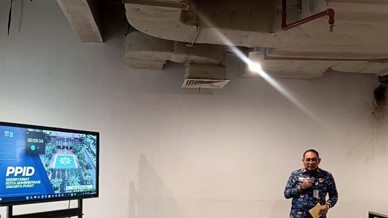 Pimpinan 30 badan publik di DKI Jakarta mengikuti presentasi E-Monev Komisi Informasi DKI 2025 untuk memaparkan layanan informasi publik. Ini bukti komitmen terhadap transparansi.