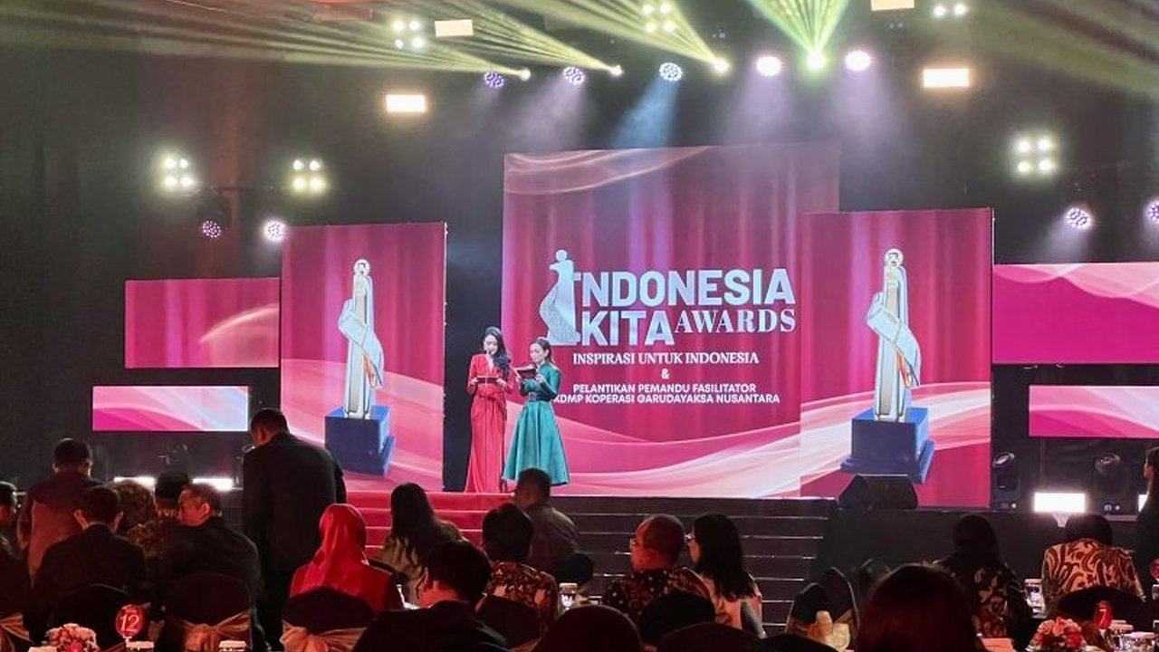 Menteri Koperasi menargetkan 80 ribu Koperasi Desa Merah Putih beroperasi penuh pada akhir 2026, dengan pembangunan fisik rampung Maret 2026. Program ini diharapkan mengembalikan ekonomi Pancasila.