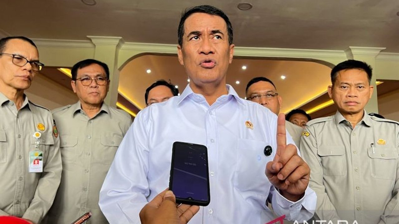 Menteri Pertanian Amran Sulaiman mengapresiasi pejuang pertanian sebagai pahlawan masa kini yang krusial menjaga kedaulatan pangan dan menggerakkan ekonomi. Siapa saja yang termasuk dalam kategori pahlawan pertanian ini?