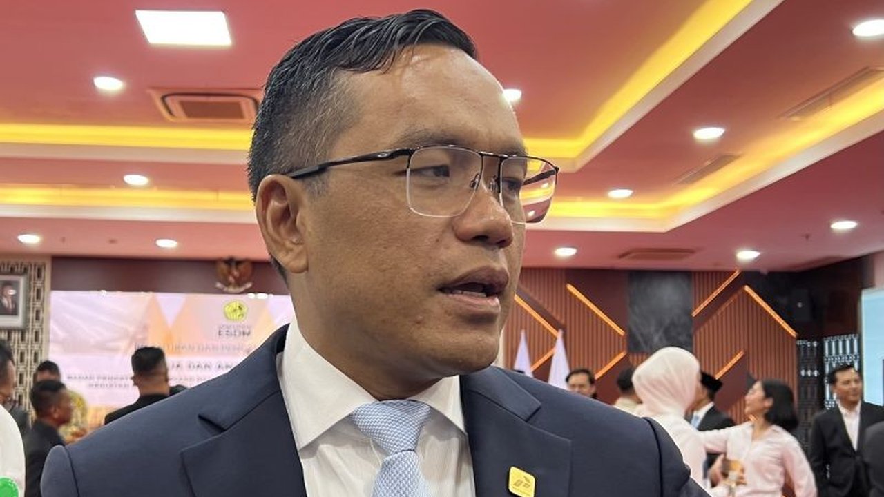 Pertamina membuka peluang untuk berkolaborasi dengan perusahaan migas asal Rusia, Zarubezhneft, dalam menggarap Blok Tuna guna meningkatkan produksi minyak nasional.