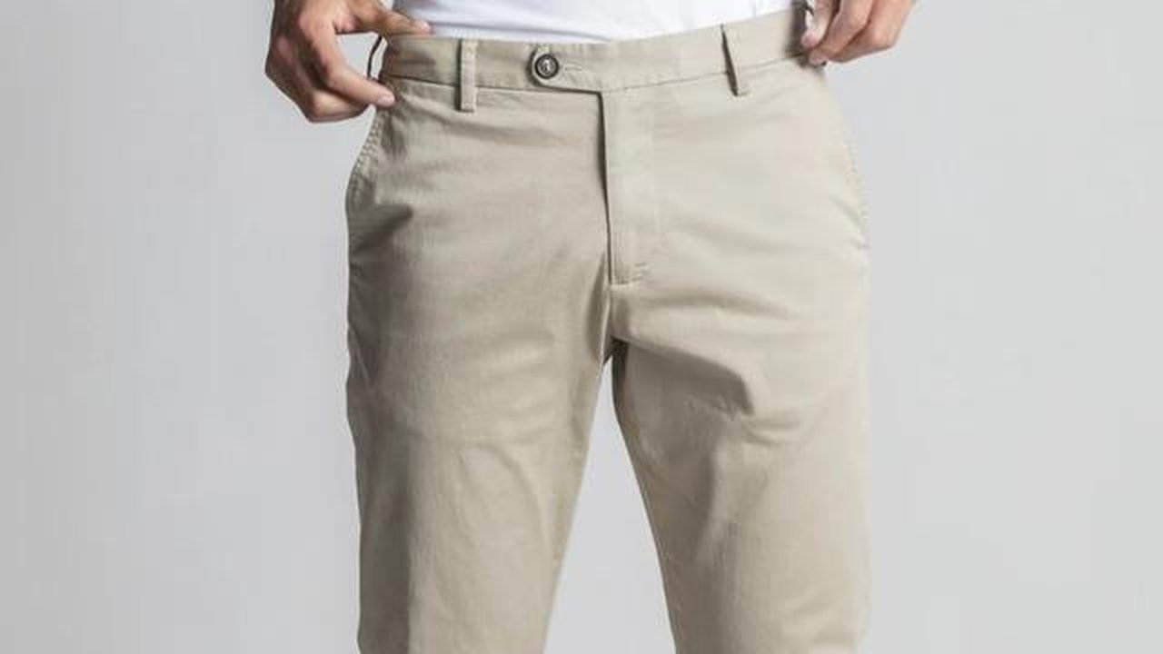 Model celana chino yang akan hits di 2024 untuk look yang rapi (Sumber website: asket.com)