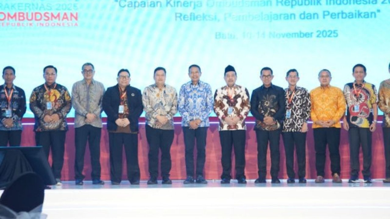 Ombudsman RI menegaskan pentingnya Pelayanan Publik sebagai cerminan kehadiran negara. Rakernas ORI 2025 fokus pada peningkatan integritas dan kualitas layanan masyarakat.