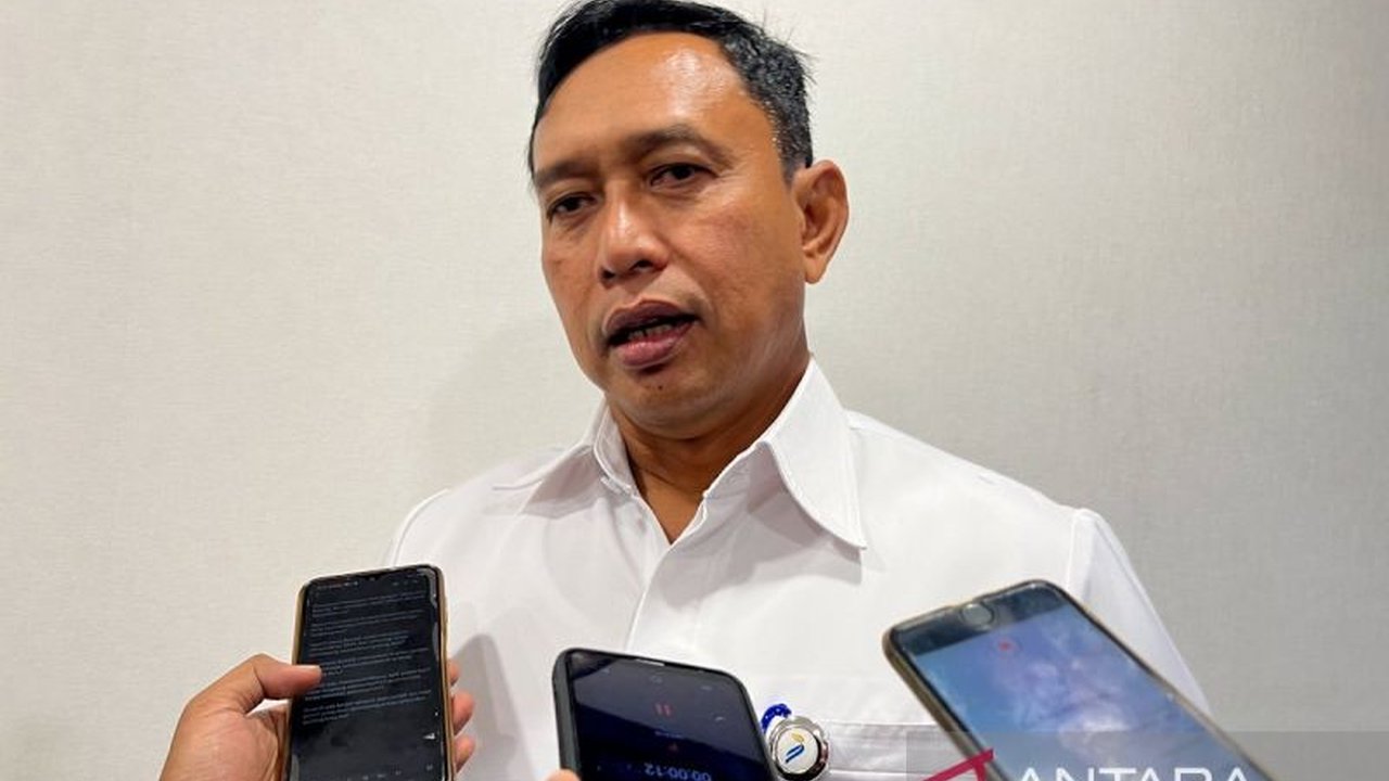 Perum Bulog menggandeng BUMN Karya untuk Pembangunan Gudang Bulog sebanyak 100 unit senilai Rp5 triliun, demi mempercepat proses dan memastikan kualitas penyimpanan pangan nasional.