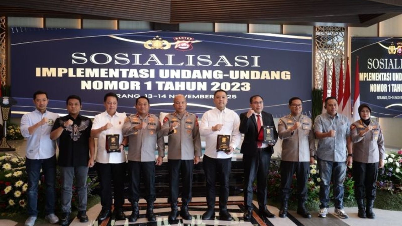 Kapolda Banten Irjen Pol Hengki menekankan pentingnya perubahan paradigma penegakan hukum seiring berlakunya KUHP Baru. Ini menandai kedaulatan hukum nasional dan menuntut profesionalisme aparat kepolisian.