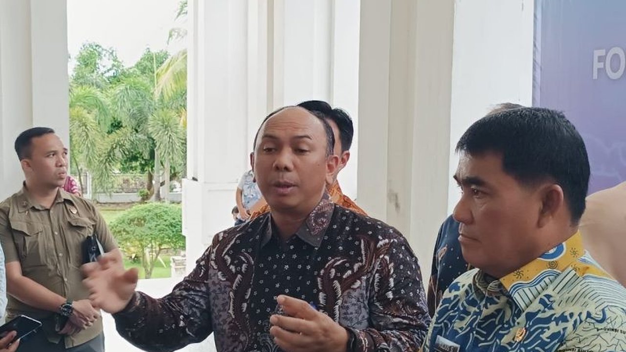 Kementerian Komunikasi dan Digital (Komdigi) melaporkan sekitar 3.000 desa di Indonesia masih tanpa akses telekomunikasi desa, menjadi pekerjaan rumah besar pemerintah untuk pemerataan digital.
