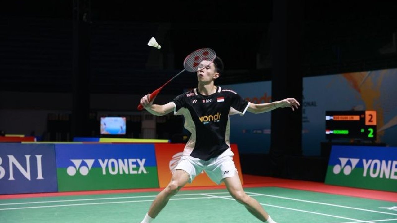 Tujuh wakil Tunggal Putra Indonesia berhasil melaju ke perempat final Indonesia International Challenge 2025 di Yogyakarta, menunjukkan dominasi tuan rumah dan membuka lebar peluang juara.