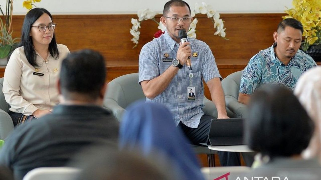 Pemerintah Provinsi Sumatera Utara mengumumkan 41.000 siswa di Kepulauan Nias akan menikmati program sekolah gratis mulai tahun ajaran 2026/2027, menandai dimulainya inisiatif bebas biaya pendidikan ini.