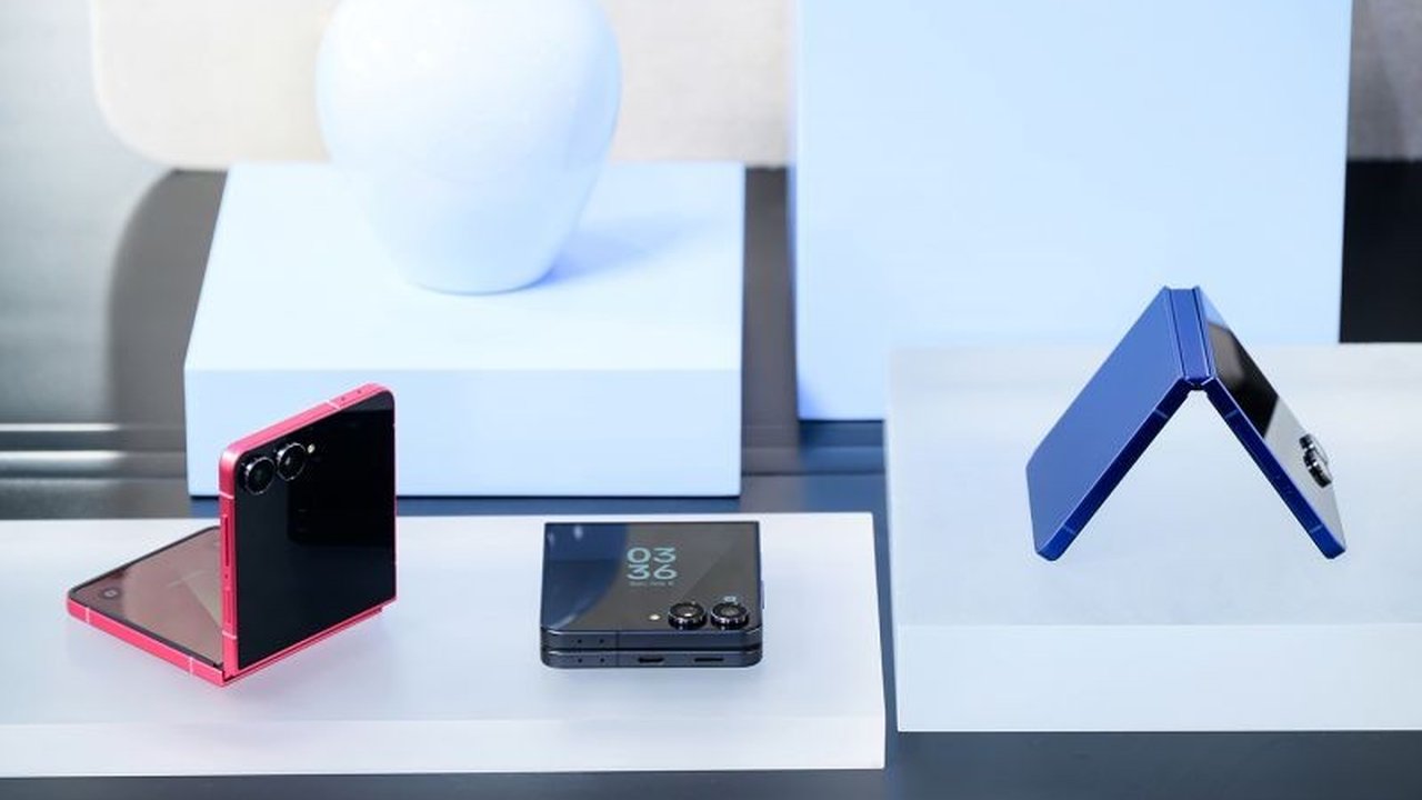 Samsung Galaxy Z Flip7 hadirkan inovasi Gemini Live with Camera dan FlexCam, fitur canggih yang siap mendukung para kreator konten menghasilkan karya terbaik dengan mudah dan adaptif.