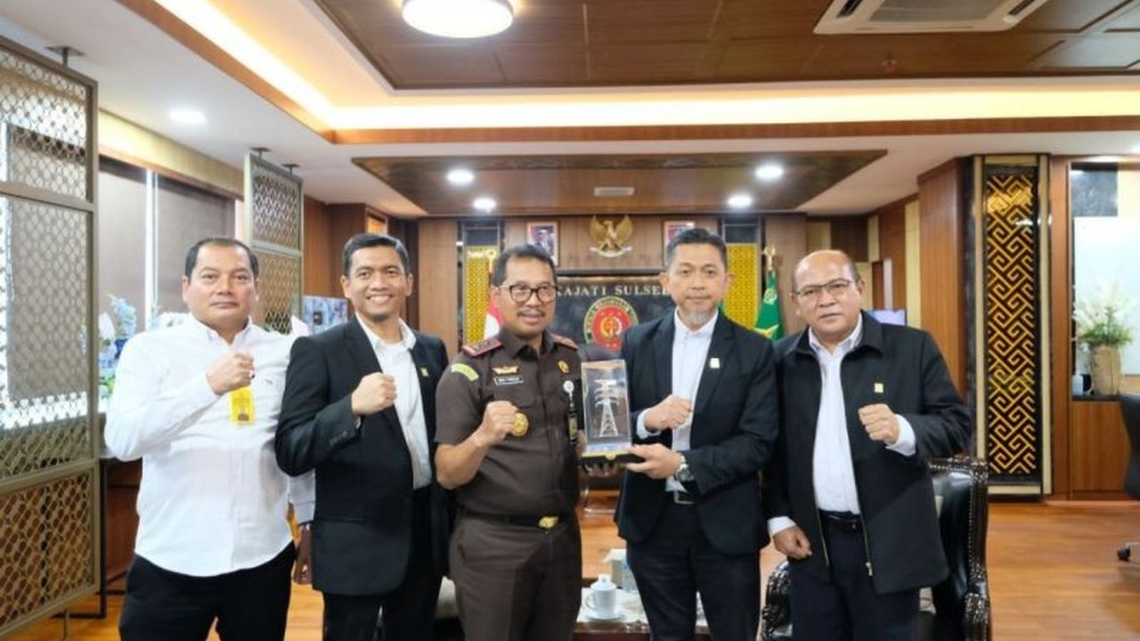 PLN UIP Sulawesi dan Kejati Sulsel menjalin sinergi kuat untuk pendampingan hukum, memastikan proyek ketenagalistrikan di Sulsel berjalan transparan dan berintegritas.