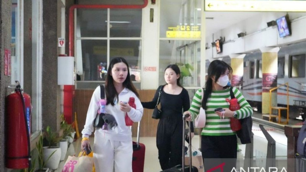 PT KAI Divre I Sumut menawarkan diskon tiket KAI Sumut sebesar 20 persen untuk kelas eksekutif. Promo ini hadir dalam rangka memeriahkan Jelajah Kuliner Indonesia (JKI) 2025 di Medan, menarik perhatian para pelancong.