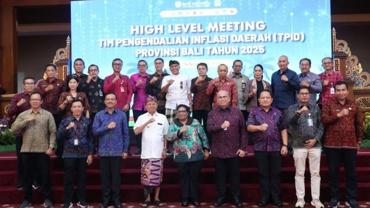 Gubernur Bali Wayan Koster menginstruksikan Tim Pengendalian Inflasi Daerah (TPID) untuk menjaga stabilitas harga dan pasokan guna mengendalikan inflasi menjelang Hari Raya Galungan, Kuningan, serta libur akhir tahun, demi menjaga daya beli masyarakat.