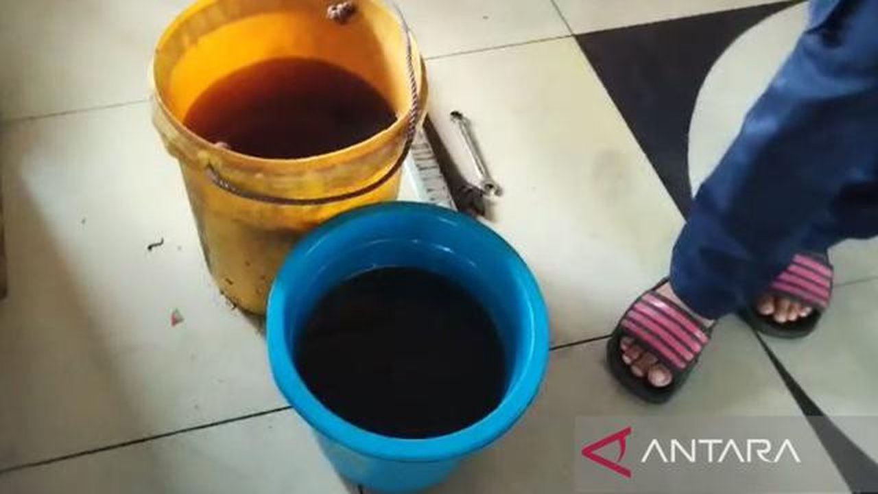 solar damkar yang mau dicuri (Liputan6.com/antara)