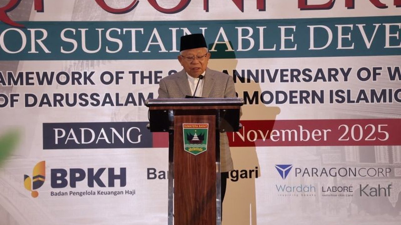 Wakil Presiden Ma'ruf Amin menjelaskan mengapa potensi wakaf Indonesia yang mencapai Rp180 triliun per tahun belum dimanfaatkan optimal, menyoroti pentingnya pengelolaan sistematis.