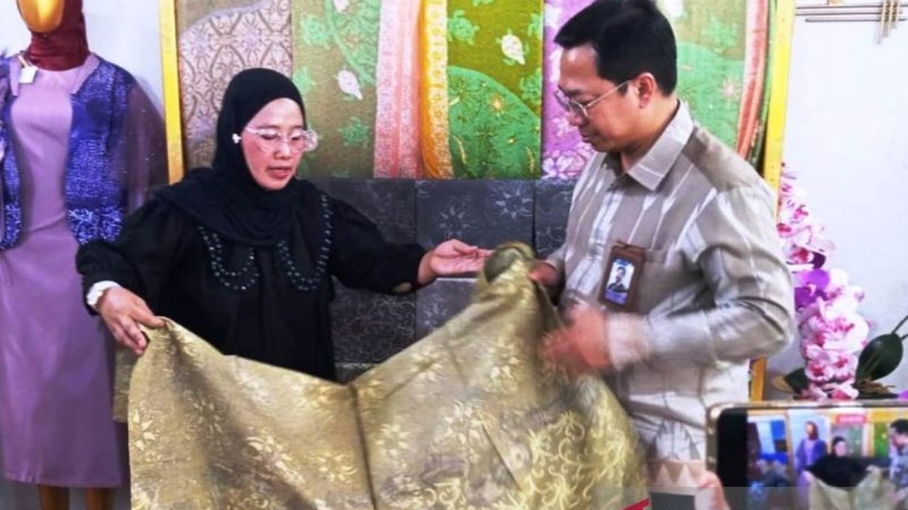 Bank Indonesia Kalimantan Timur (BI Kaltim) gencar memperkuat UMKM melalui beragam program, mulai dari edukasi, digitalisasi, hingga penyaluran pembiayaan mencapai puluhan triliun rupiah, mendorong pertumbuhan ekonomi lokal.