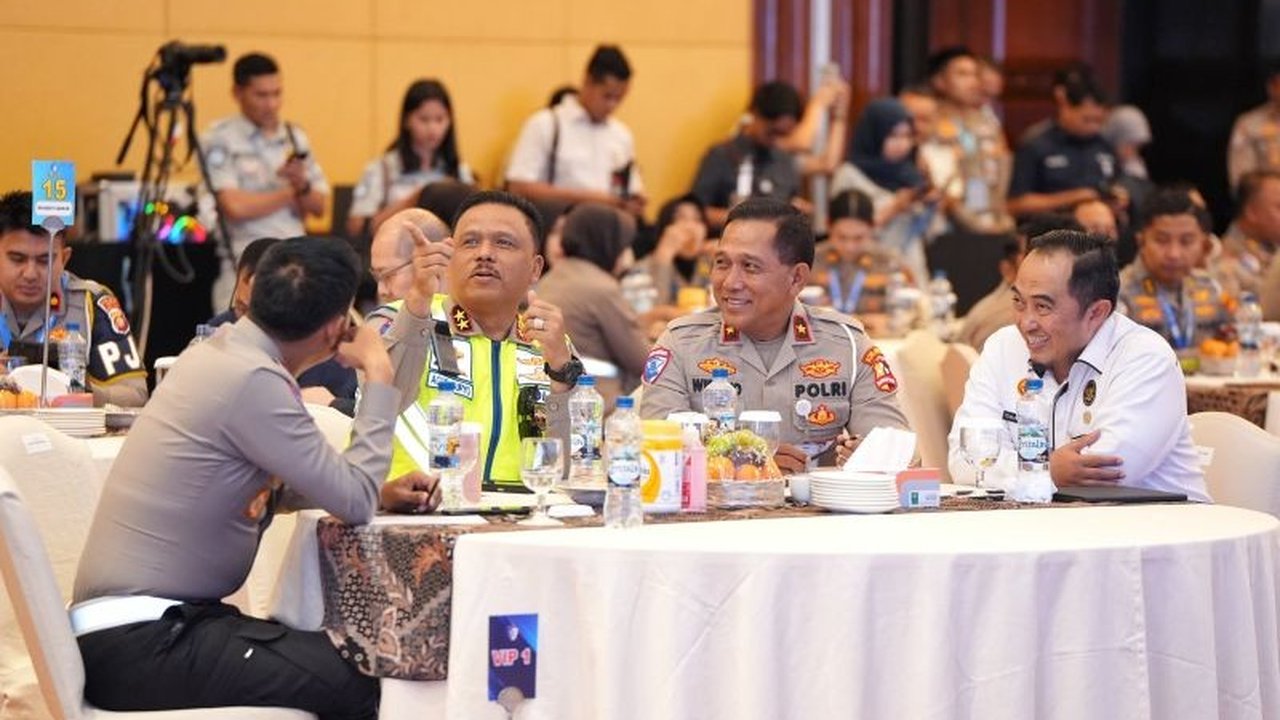 Korlantas Polri berkomitmen penuh melakukan Reformasi Tata Kelola Samsat secara menyeluruh. Langkah ini diharapkan tidak hanya tingkatkan layanan publik, tapi juga dongkrak Pendapatan Asli Daerah (PAD).