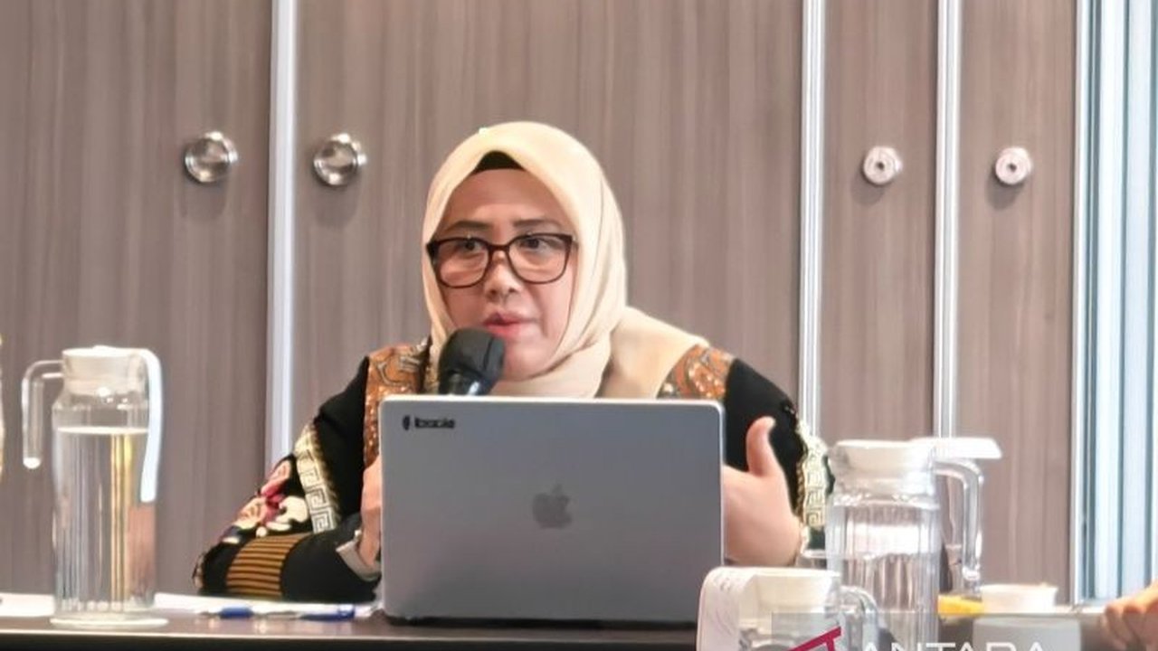 Kemendikdasmen tegaskan belum ada kewajiban satu tahun prasekolah sebelum SD, meskipun menjadi bagian dari rencana wajib belajar 13 tahun. Simak penjelasannya!