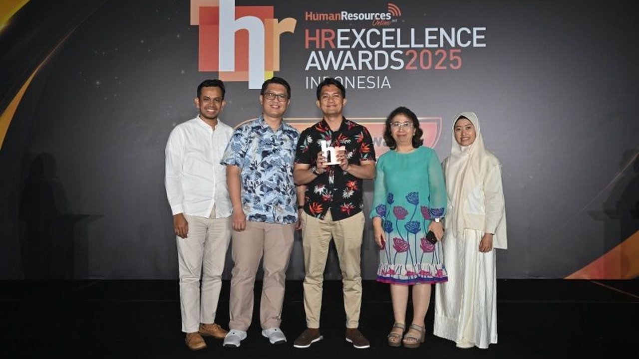 PERURI berhasil meraih Silver Award Human Resources Excellence Awards (HREA) 2025 berkat inovasi pengelolaan SDM di era digital, menegaskan komitmennya terhadap pengembangan talenta.