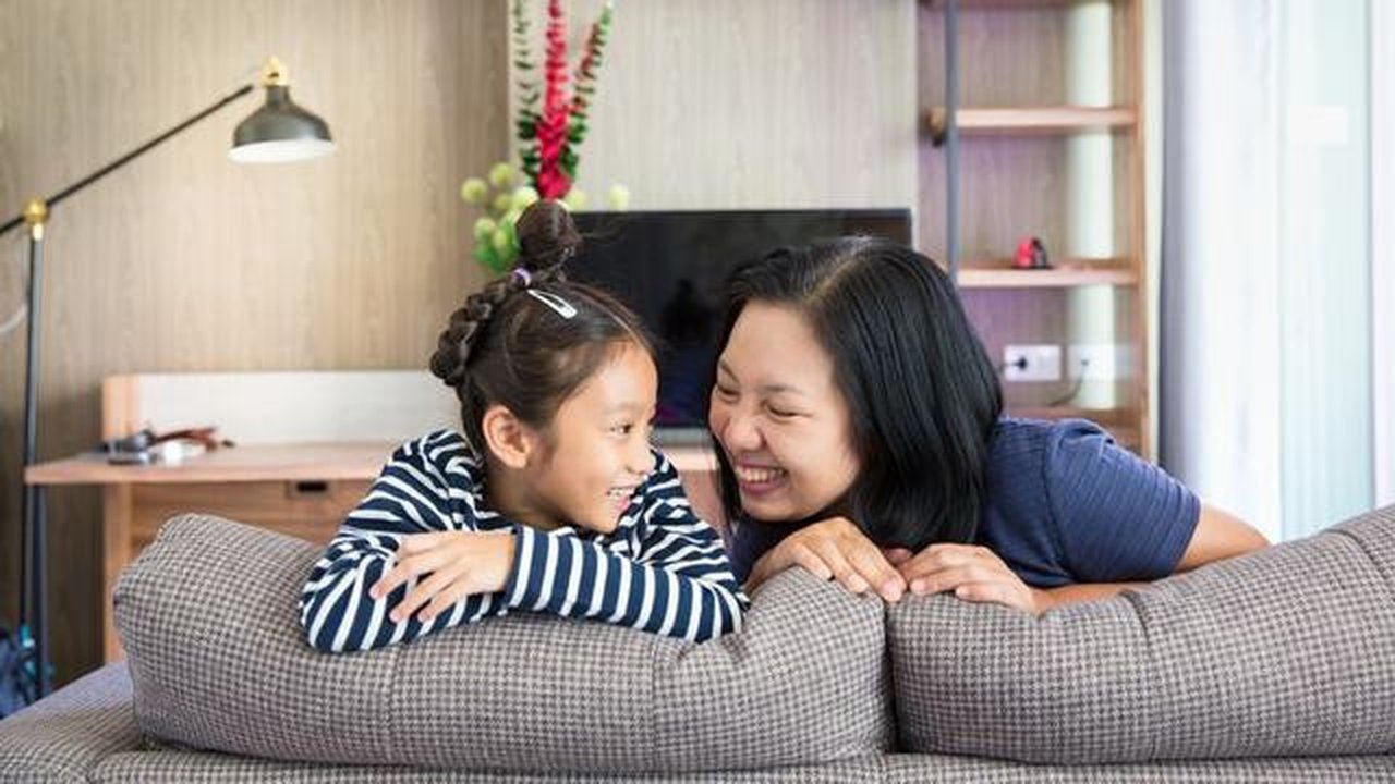 Rasa lelah terus-menerus, kulit pucat, hingga sesak napas bisa jadi bukan hal sepele, lho. Yuk, kenali 6 gejala kekurangan zat besi yang sering dialami ibu rumah tangga agar bisa segera ditan