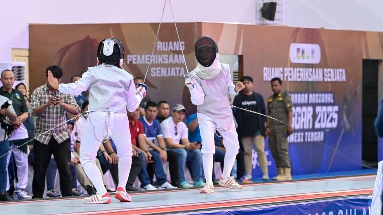 Gubernur Sulawesi Tengah, Anwar Hafid, secara resmi membuka Kejurnas Anggar 2025 di Palu, menandai komitmen kuat pemerintah daerah dalam mendukung pembinaan olahraga anggar serta menjadi ajang seleksi menuju AFC 2026.