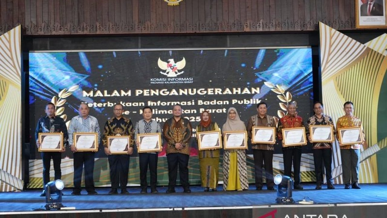 Gubernur Kalbar Ria Norsan mengapresiasi peningkatan signifikan kualitas Keterbukaan Informasi Publik (KIP) di Kalimantan Barat, yang kini menduduki peringkat 3 nasional. Simak selengkapnya!